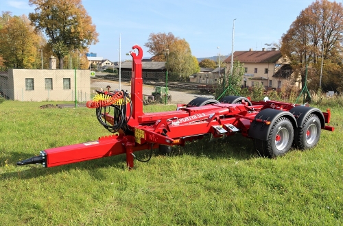 Traktorový nosič kontejnerů PORTÝR 12.9
